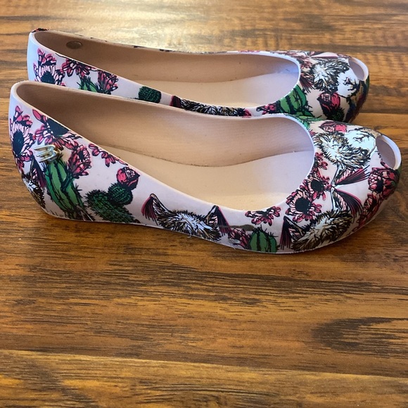 FLATS MELISSA Mel Ultragirl 3DB Llama Cactus White/Green Girls size 11 - Picture 2 of 12